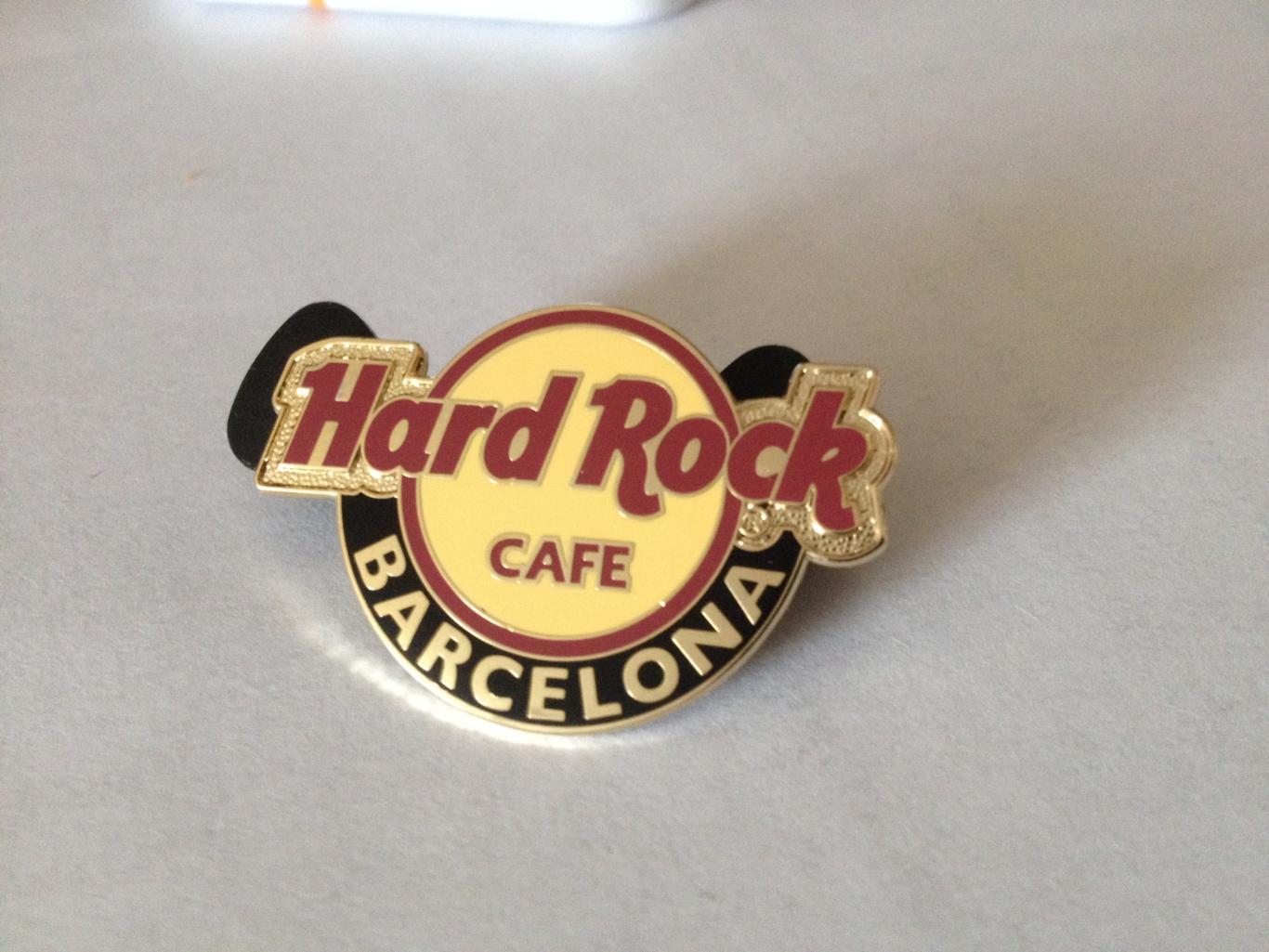 Hard Rock cafe / Хард Рок кафе . Барселона Классический логотип.