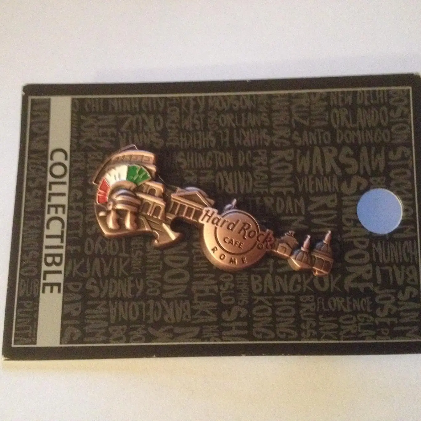 Значок Хард Рок Кафе «hard rock cafe» Рим (гитара)