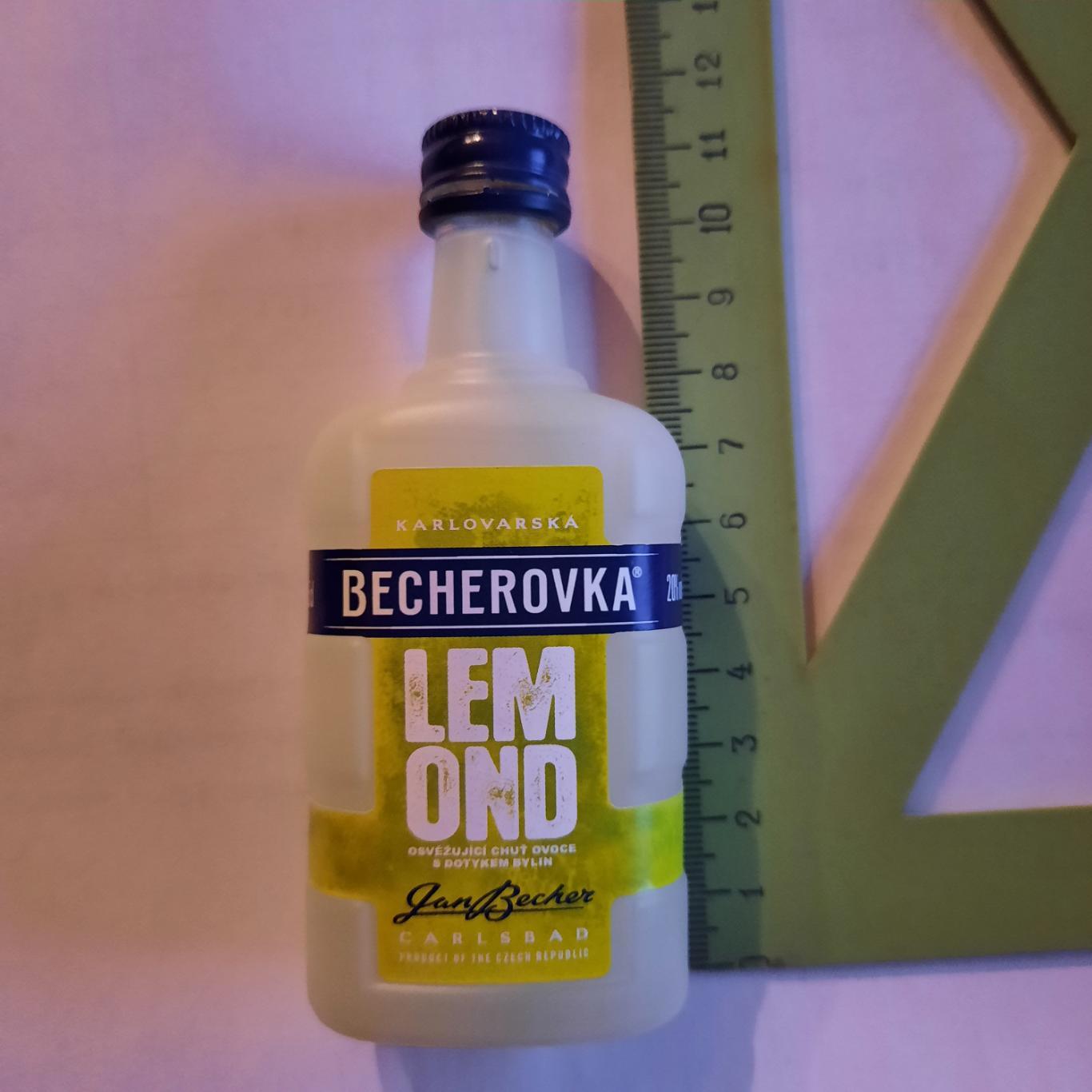 Мини бутылка Бехеровка (Becherovka)стекло, пустая.