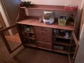 Буфет IKEA Leksvik ( ИКЕЯ ЛЕКСВИК) в хорошем состоянии. Материал – дерево.