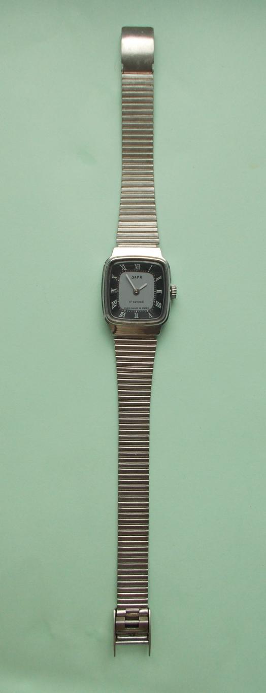 Часы механические женские Заря 1601 СССР 1992г 1