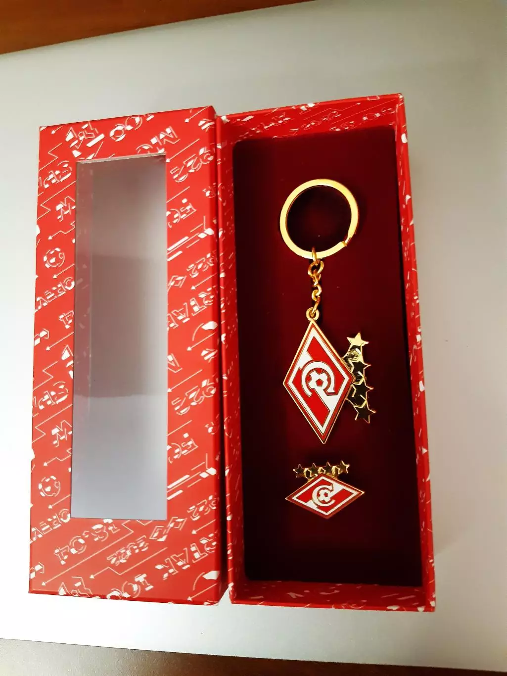 Набор Официальный значок + брелок ФК Спартак Москва 1