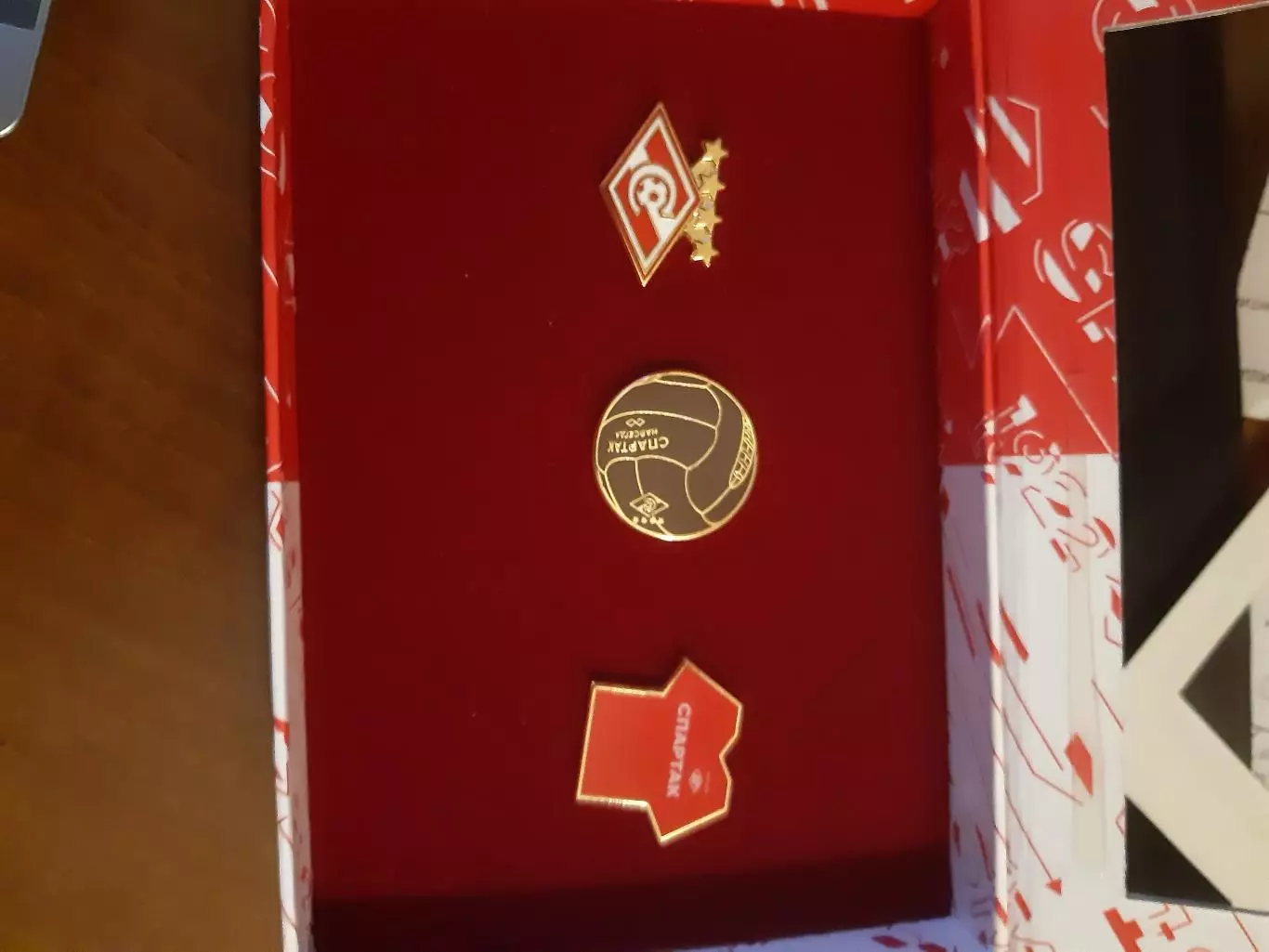 Набор Официальных значков ФК Спартак Москва 4