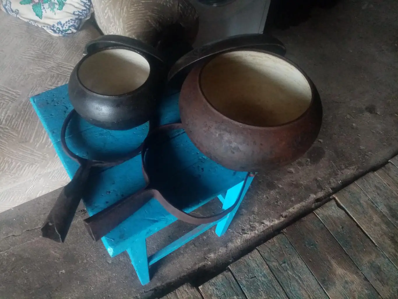 Чугунок 1,5 и 4 литра 1