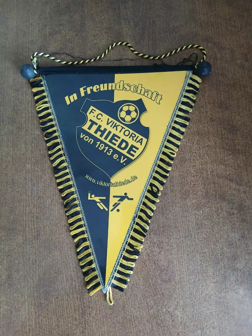 ВЫМПЕЛ ФК,,ВИКТОРИЯ,