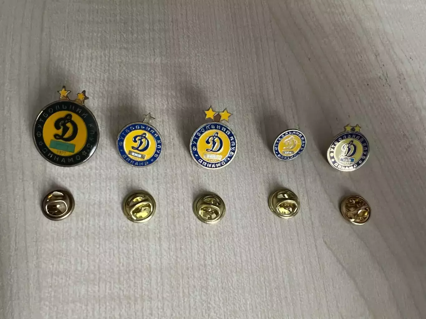 Знак футбол. Динамо Киев Украина - 5 штук разные