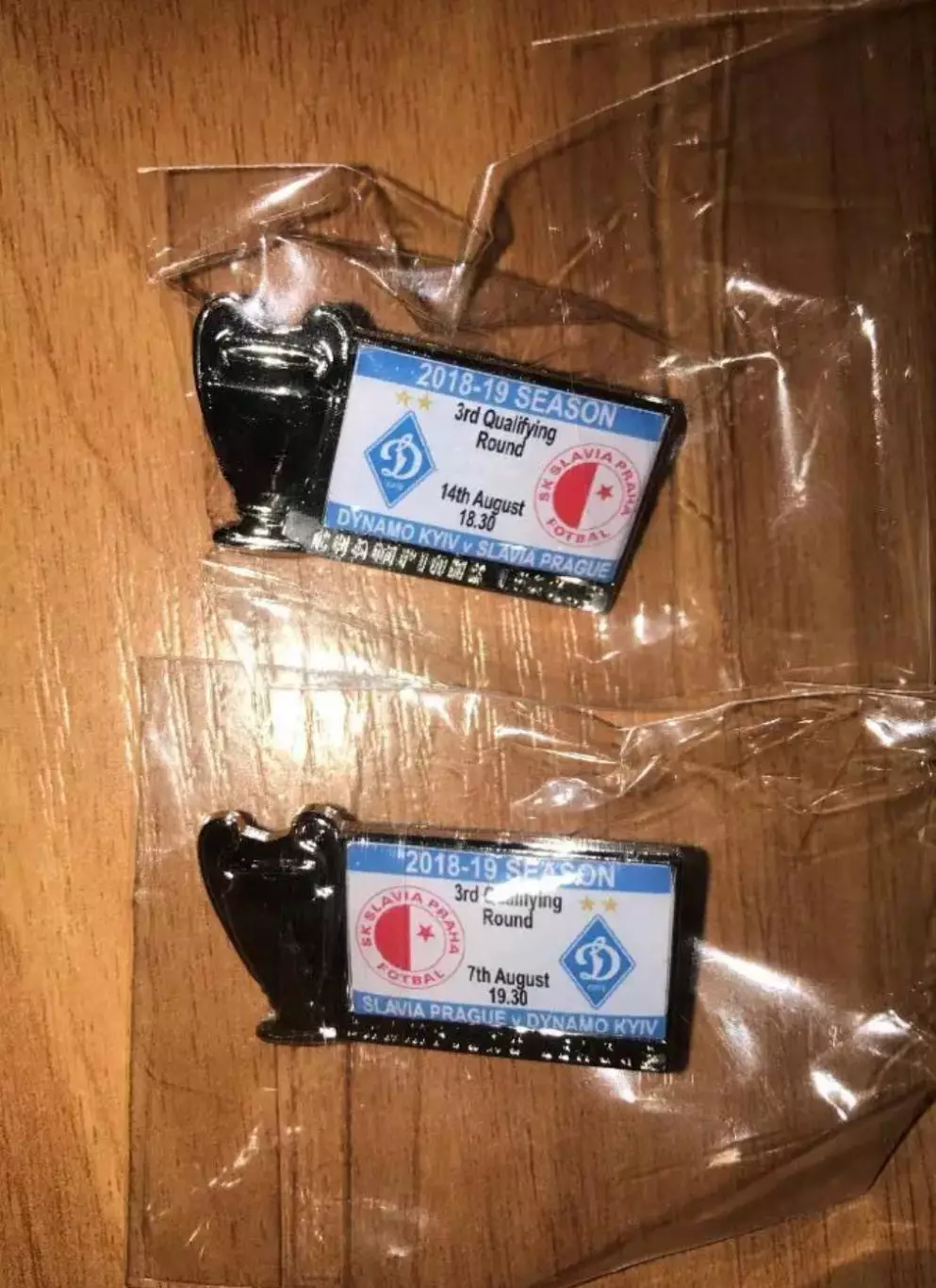 Знак (2шт) Динамо Киев - Славия + Славия - Динамо 2018-2019 Лига Чемпионов (№1)