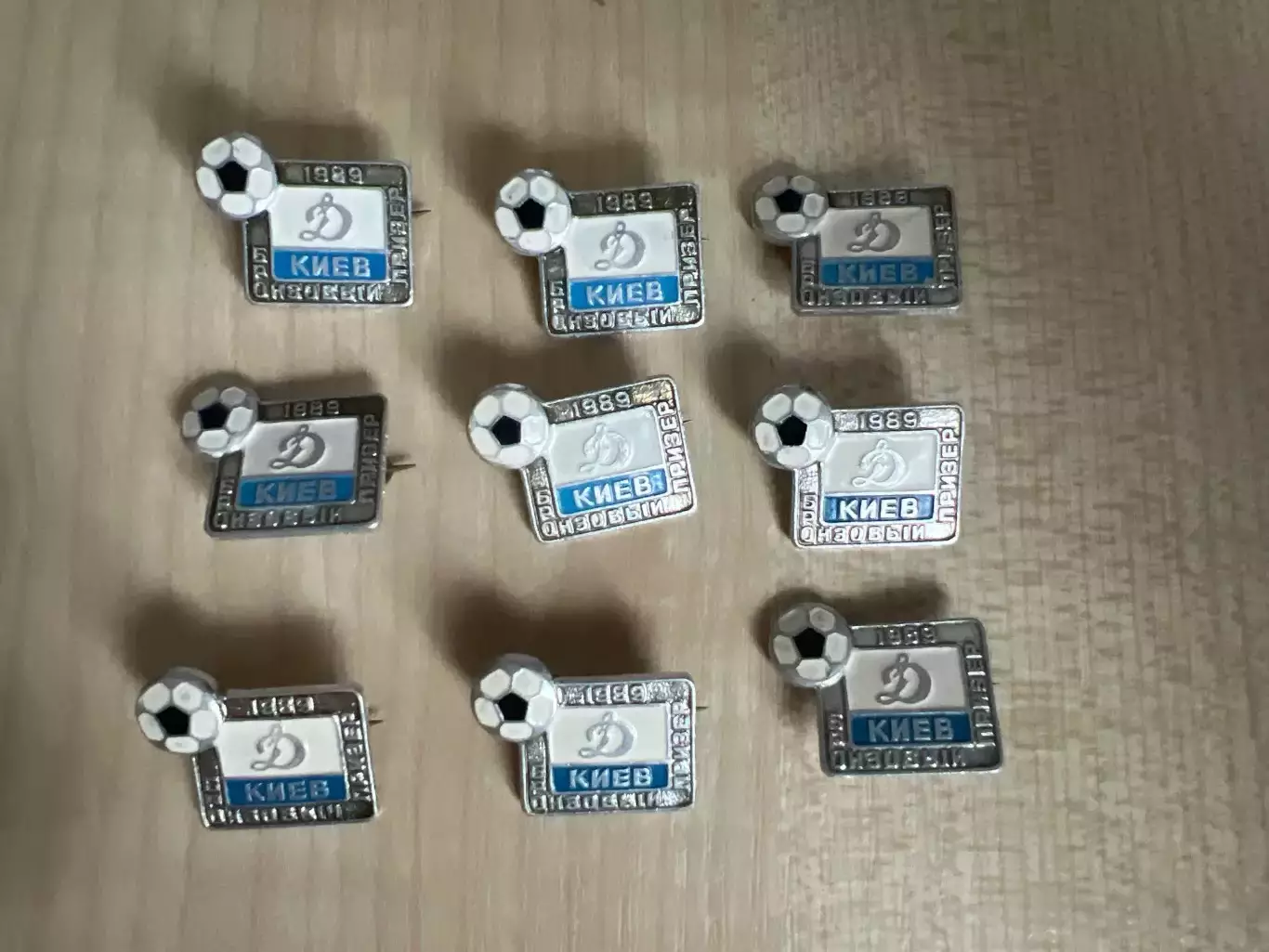 Знак футбол. Динамо Киев 1989 бронзовый призер 9шт