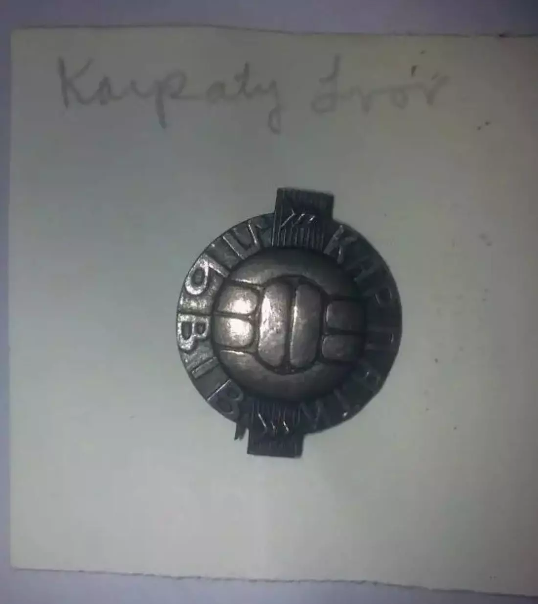 Знак. Футбол. Карпаты Львов (заколка)