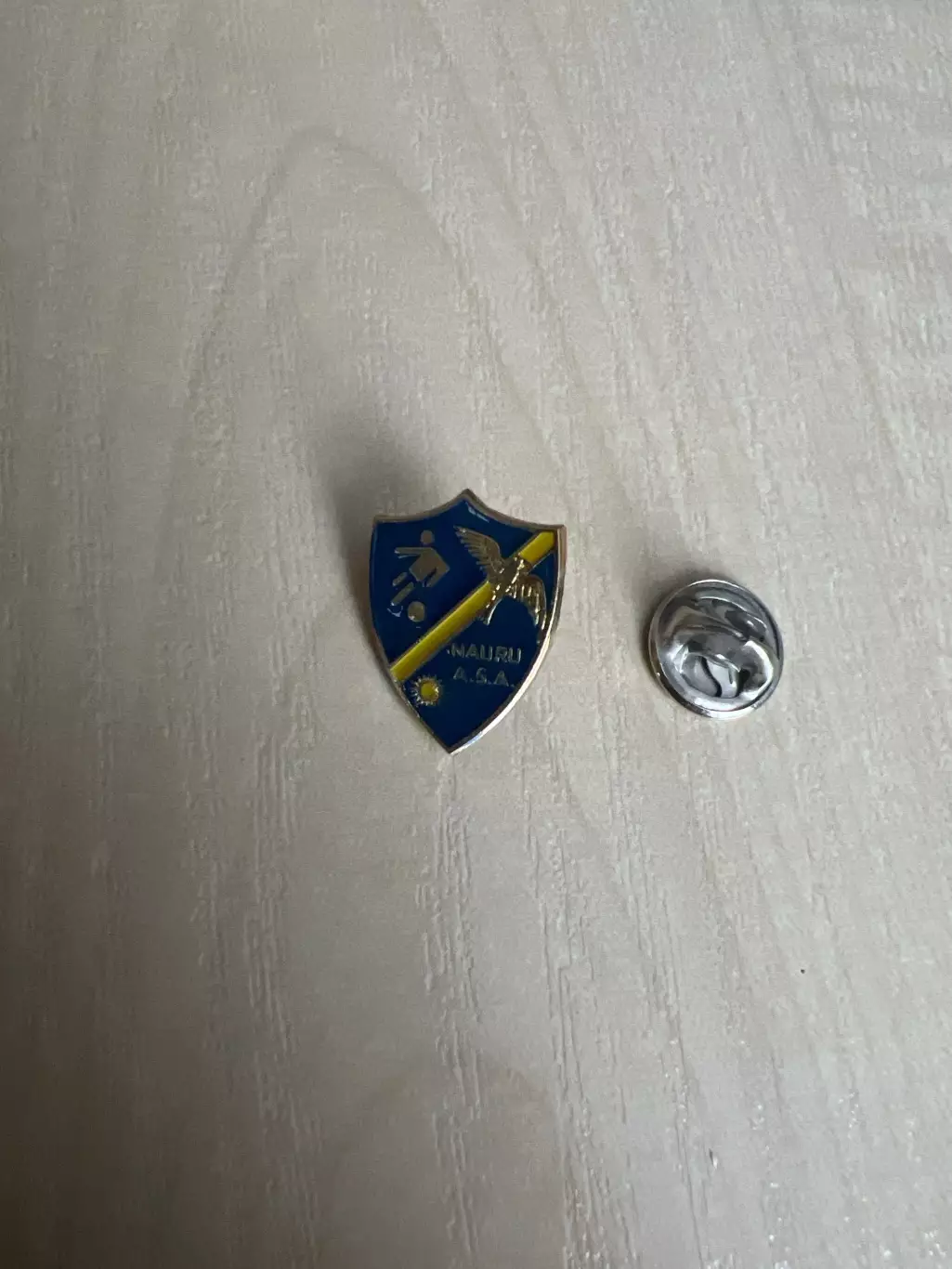 Футбол. Знак Федерация футбола Науру