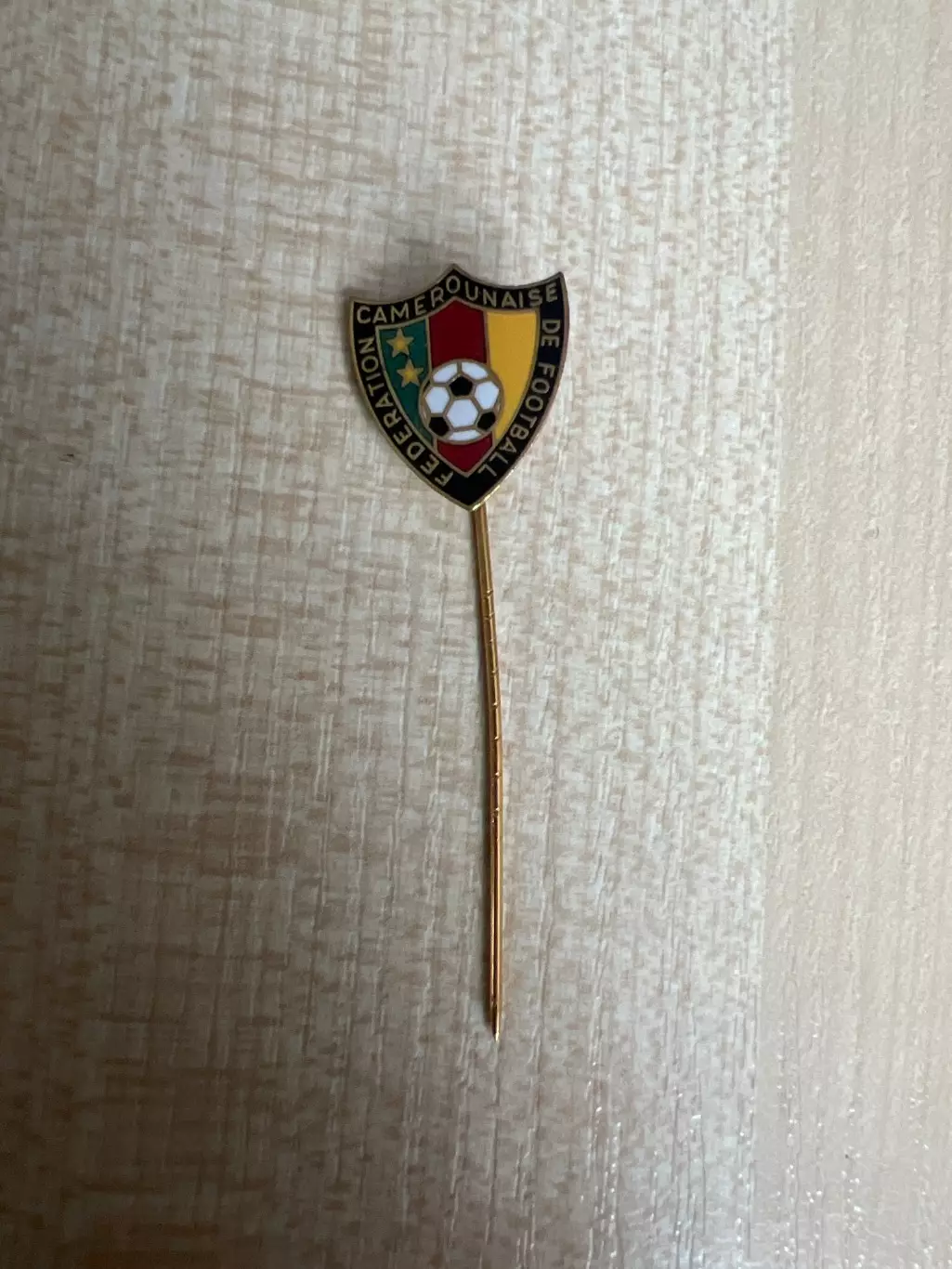 Футбол. Знак Федерация футбола Камерун