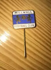 Футбол. Знак Миллуолл Англия (старый, на игле)