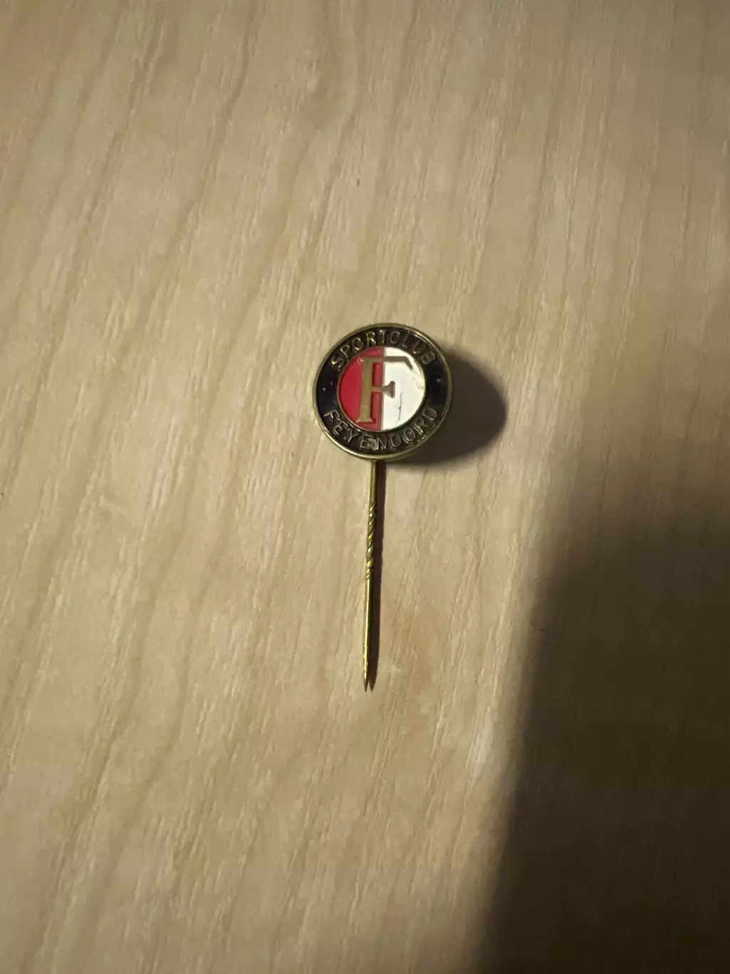 Футбол. Знак Фейеноорд Нидерланды (старый, на игле)