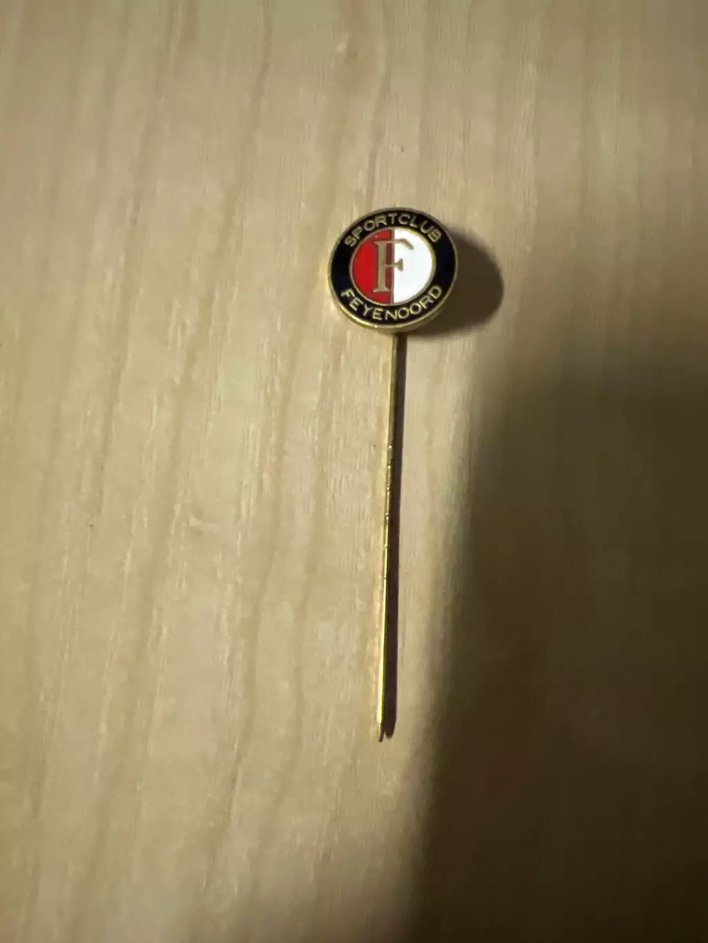 Футбол. Знак Фейеноорд Нидерланды (старый, на игле)