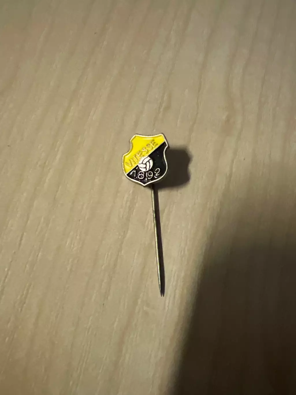 Футбол. Знак Витесс Нидерланды (старый, на игле)