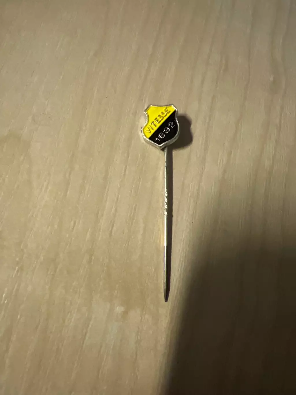 Футбол. Знак Витесс Нидерланды (старый, на игле)