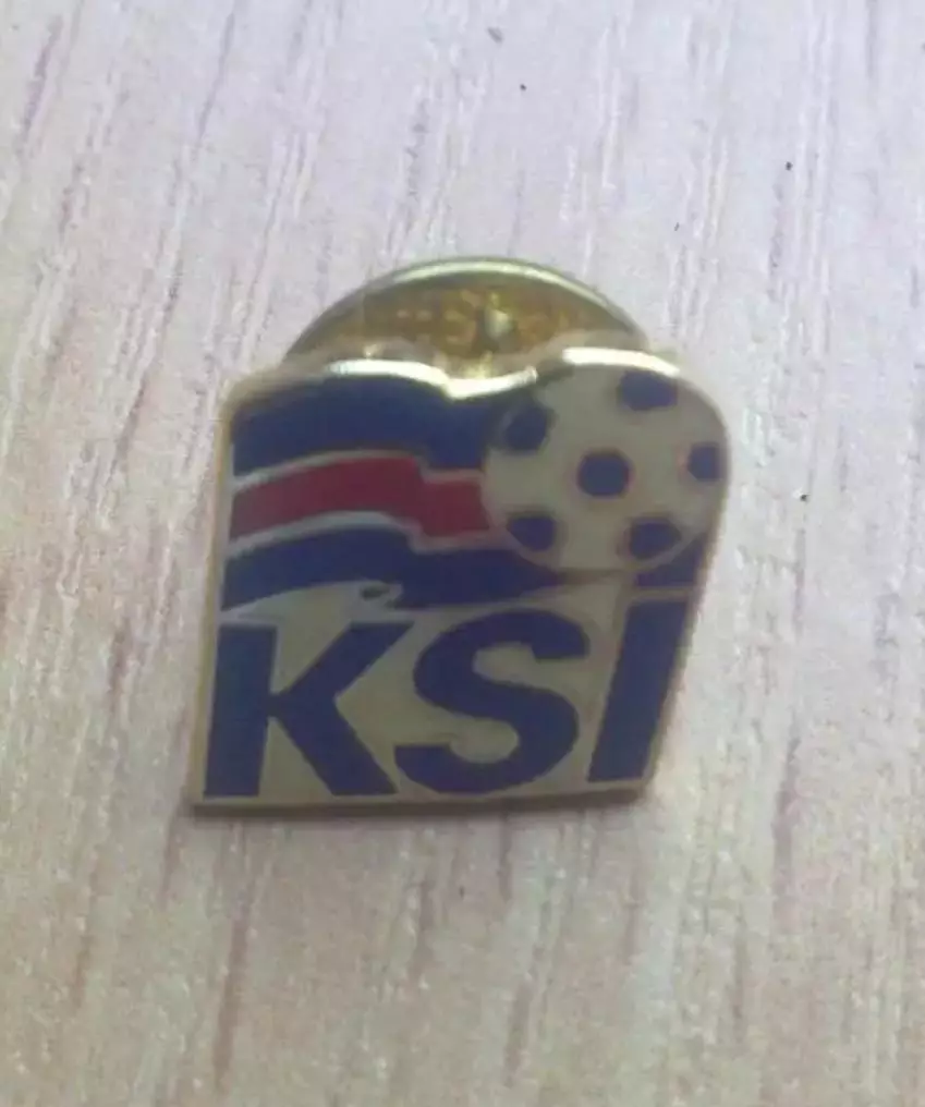 Футбол. Знак Федерация футбола Исландия (официальный)