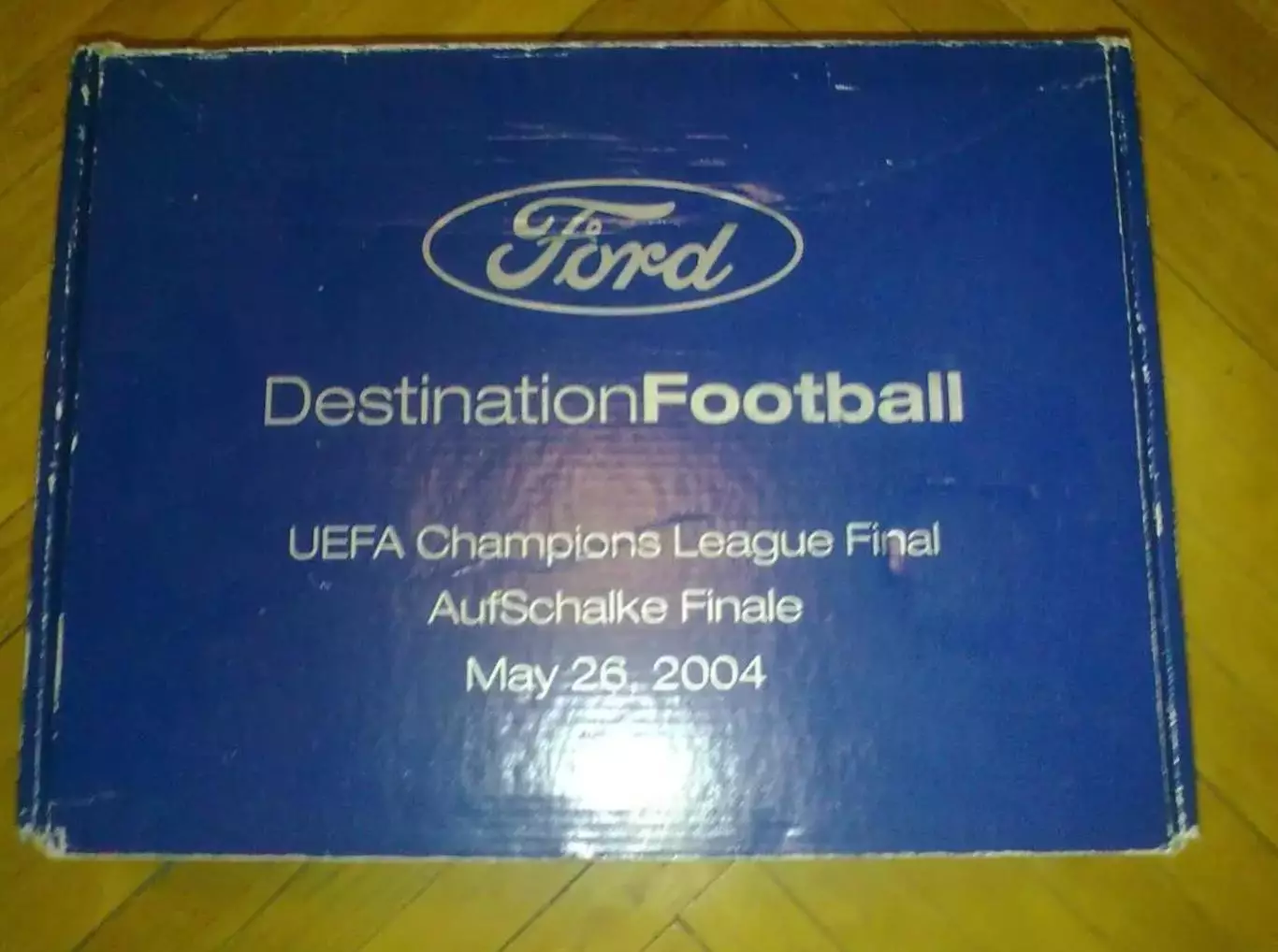 Набор знаков (32шт) в упаковке Лига Чемпионов УЕФА 2003-2004 ОФИЦИАЛЬНЫЙ 1