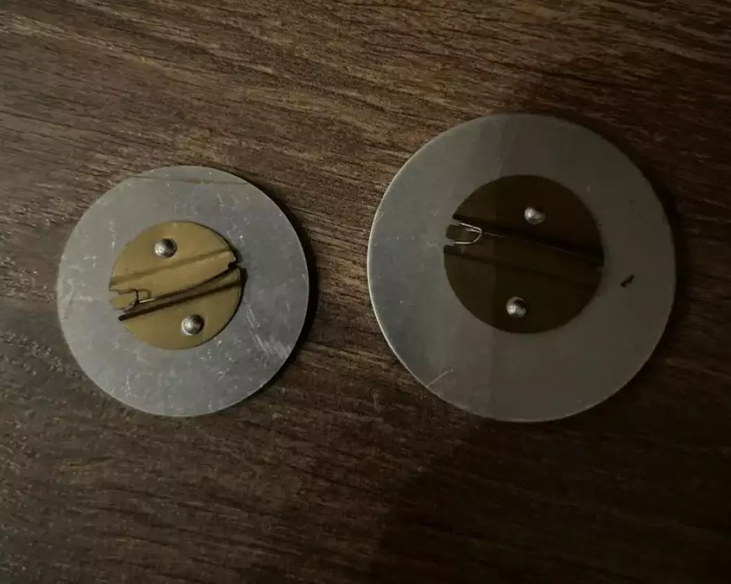 Знак футбол. 1992 чемпионат Украины 2 шт (Динамо Киев участник) 1