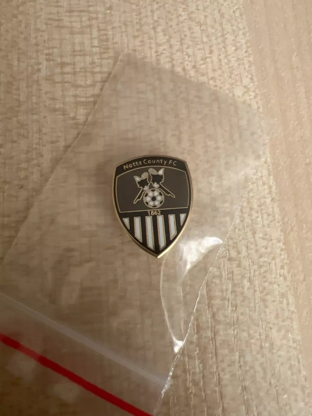 Знак Ноттс Каунти Англия (заколка)