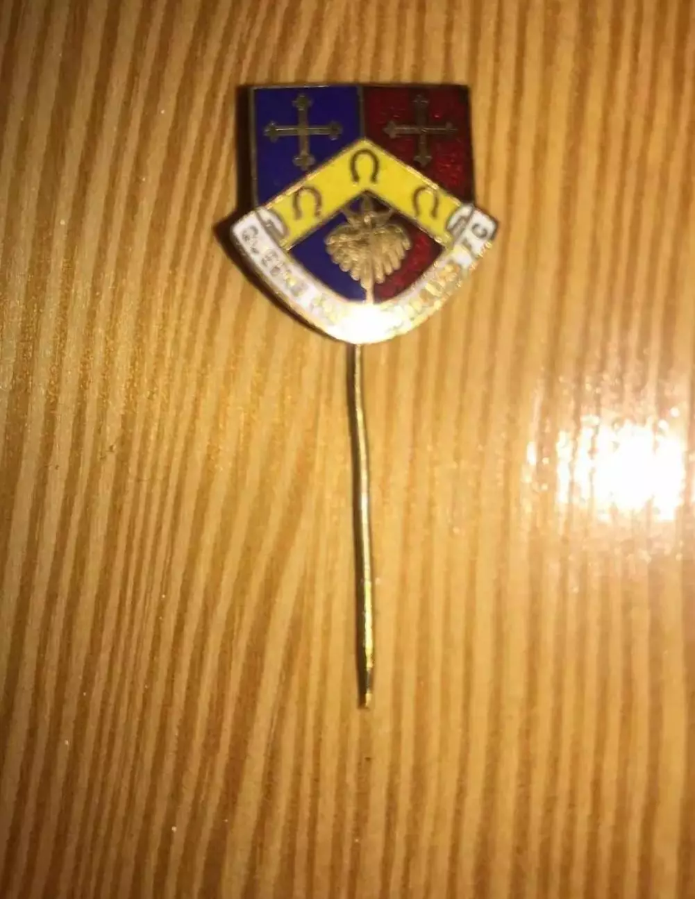 Футбол. Знак Куинз Парк Рейнджерс Англия (старый, на игле)