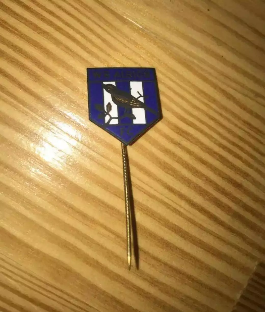 Футбол. Знак Вест Бромвич Англия (старый, на игле)