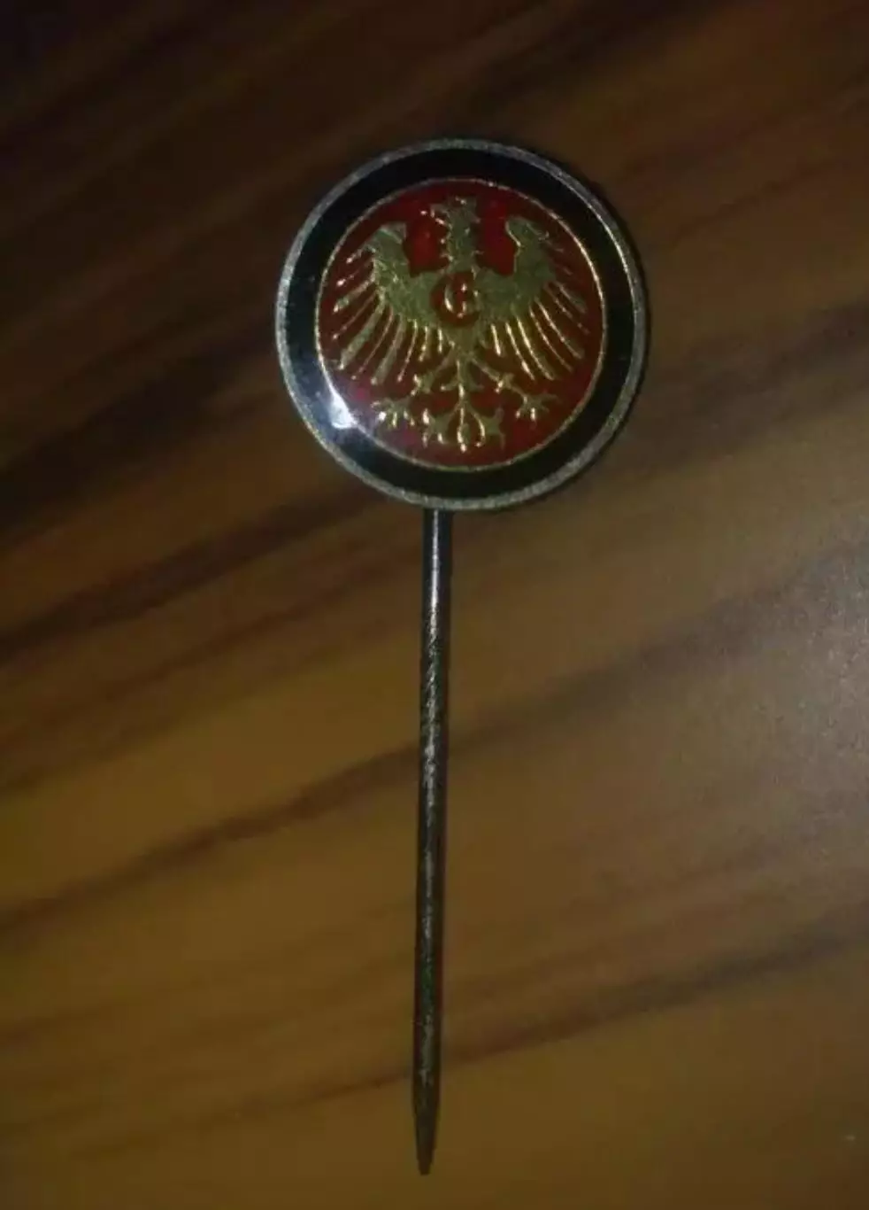 Футбол. Знак Айнтрахт Германия (старый, на игле)