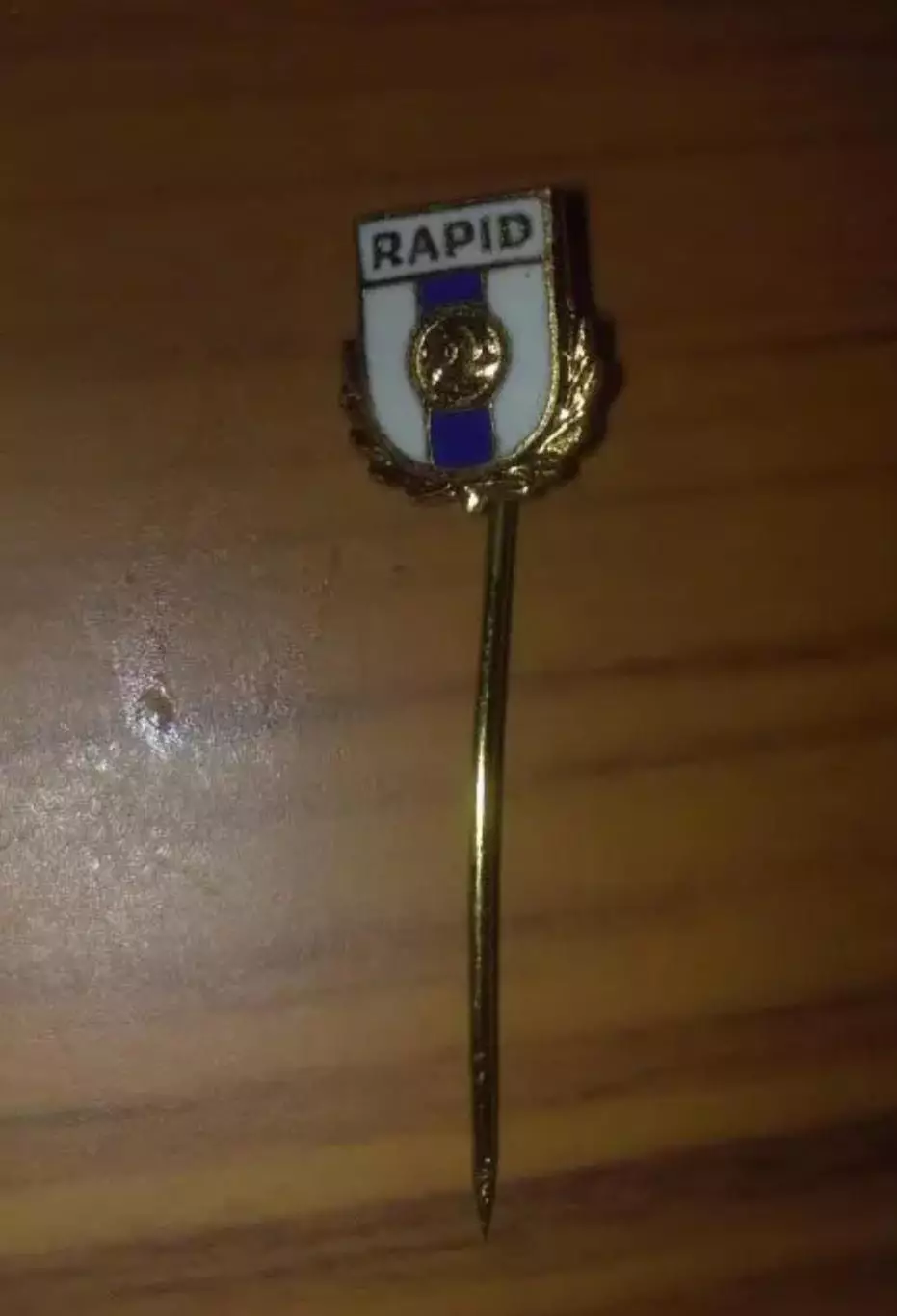 Футбол. Знак Рапид Румыния (старый, на игле)