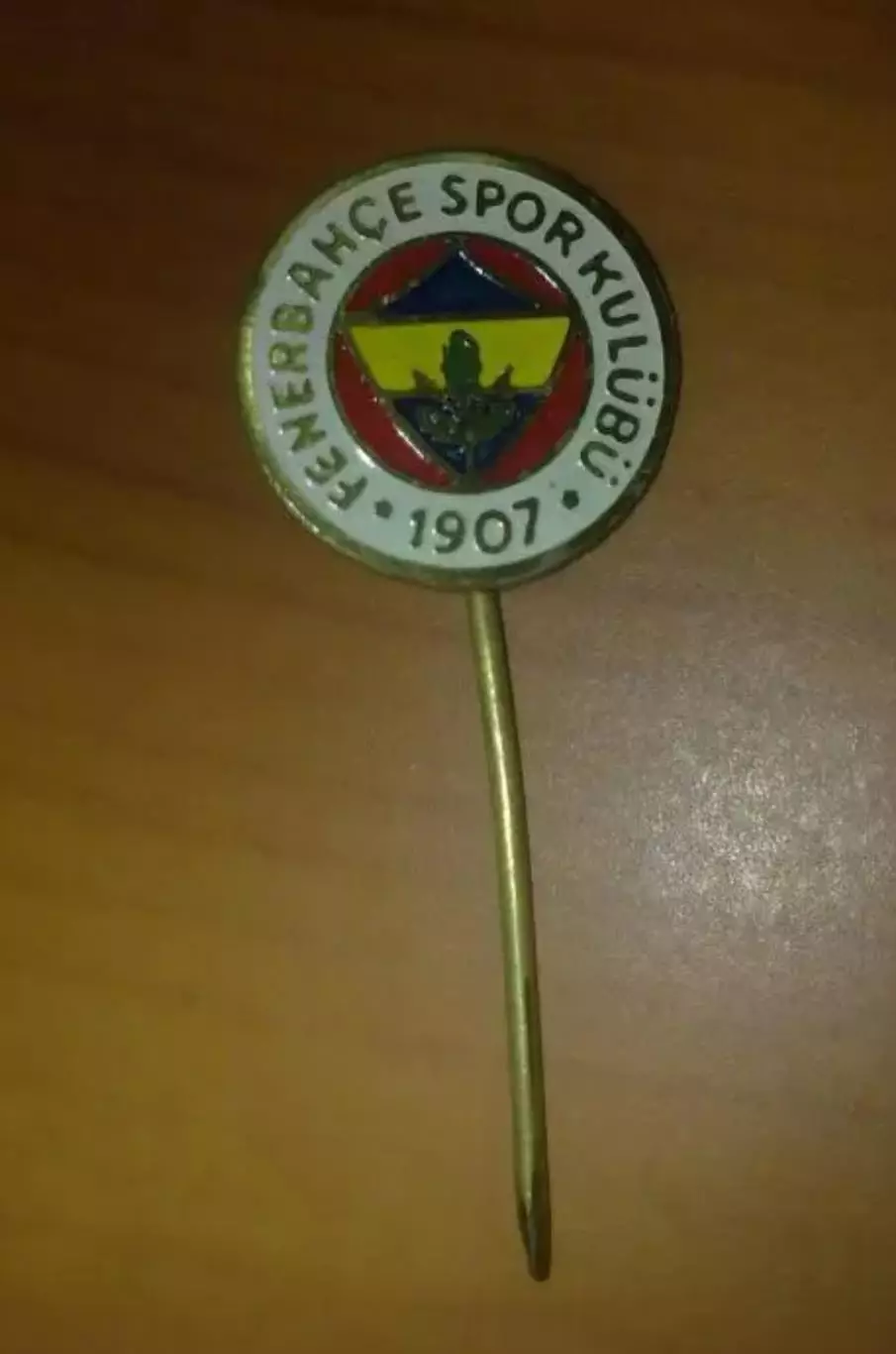 Футбол. Знак Фенербахче Турция (старый, на игле)
