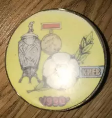 Футбол. Знак Динамо Киев - кубок + чемпионат СССР 1990