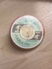 Футбол. Знак Динамо Киев - Лаваль Франция 1983-1984