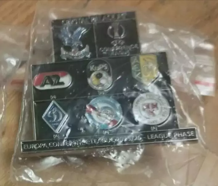 Знак футбол. Кристалл Пелэс Англия 2024-2025 Лига Европы Динамо Киев
