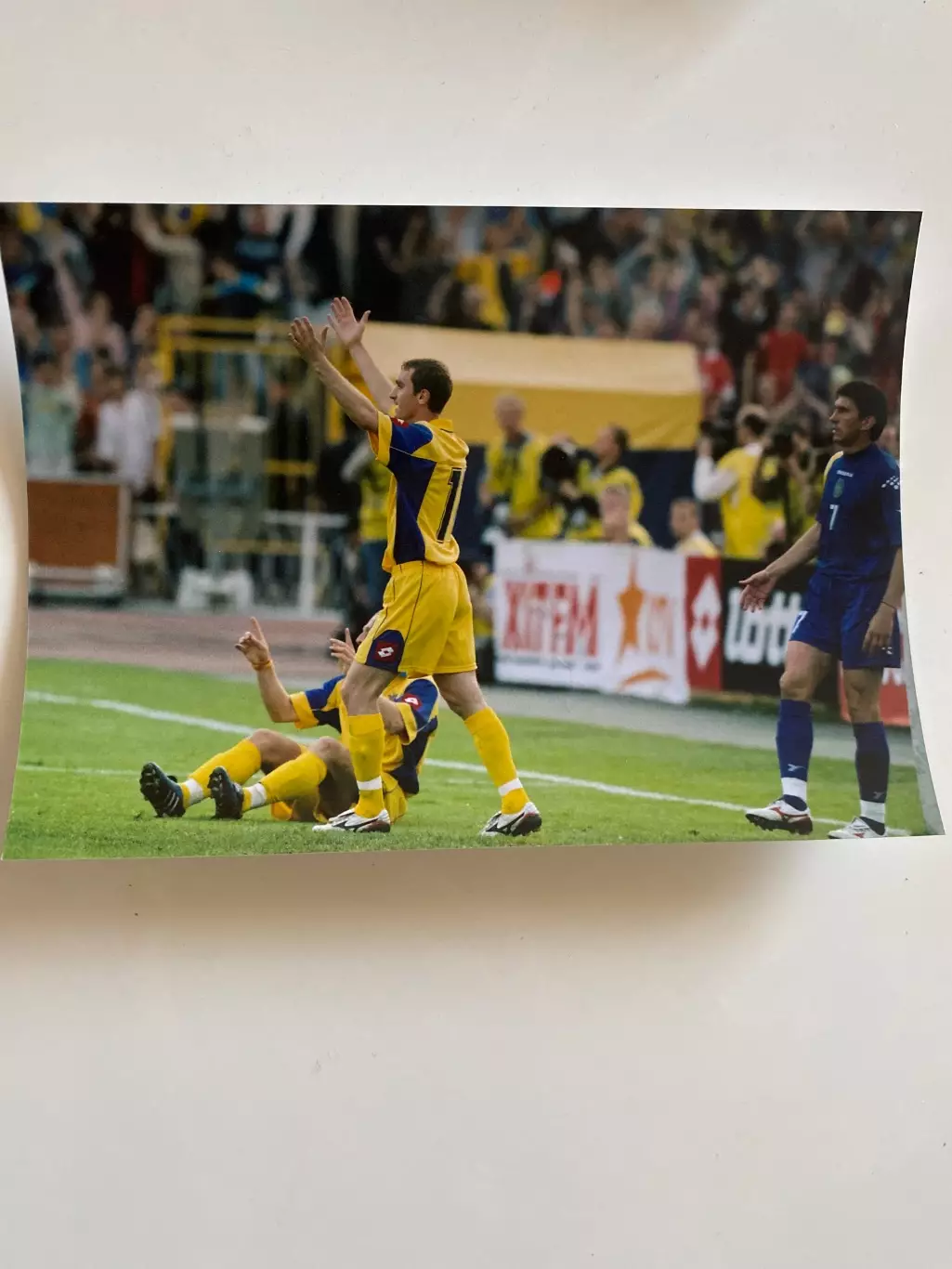 Футбол. фото 3 - Воробей - Украина сборная