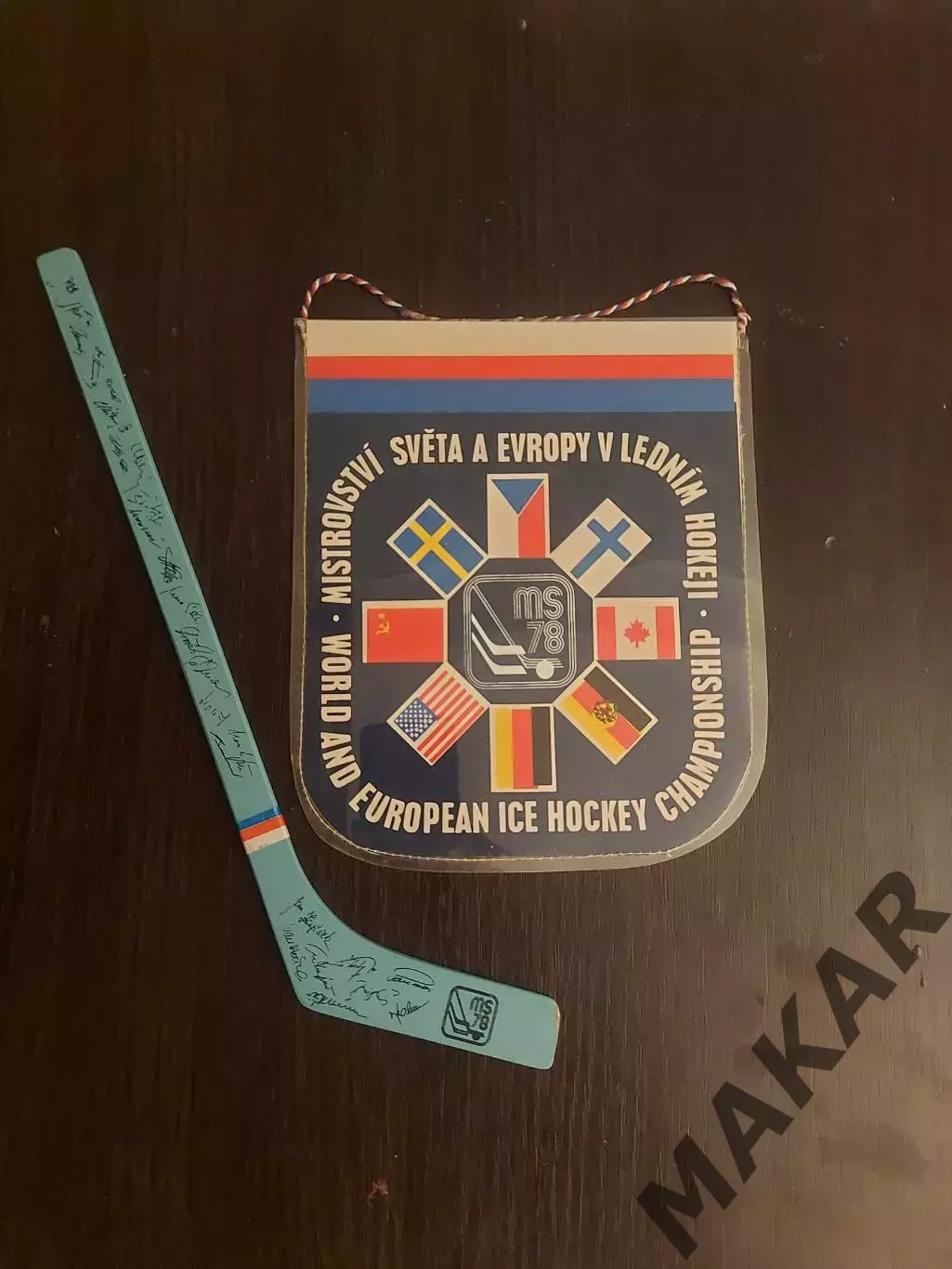 Сувенирная клюшка и вымпел Чемпионат мира по хоккею 1978 г