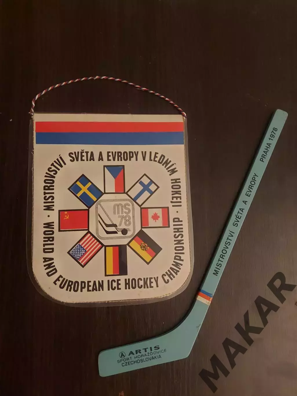 Сувенирная клюшка и вымпел Чемпионат мира по хоккею 1978 г 1