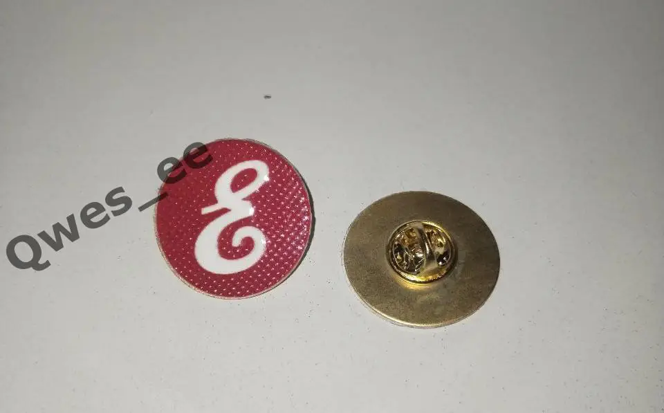 Значок Енисей Красноярск хоккей с мячом вид 3