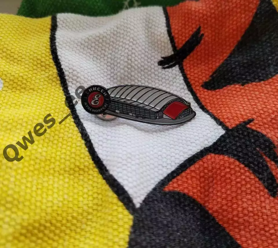 Значок стадион Енисей Красноярск хоккей с мячом