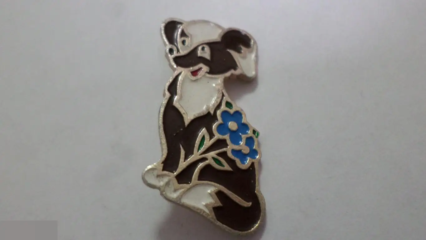 №13 детские. ПЕС С ЦВЕТАМИЩЕНОК СОБАКА