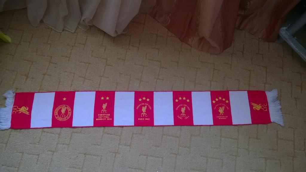 Фирменный, официальный шарф ФК Ливерпуль, посвященный победам в Еврокубках