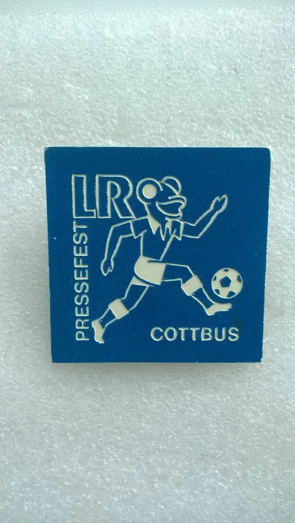 Футбол, ГДР, КОТТБУС, детский футбольный турнир, пластик, очень редкий знак