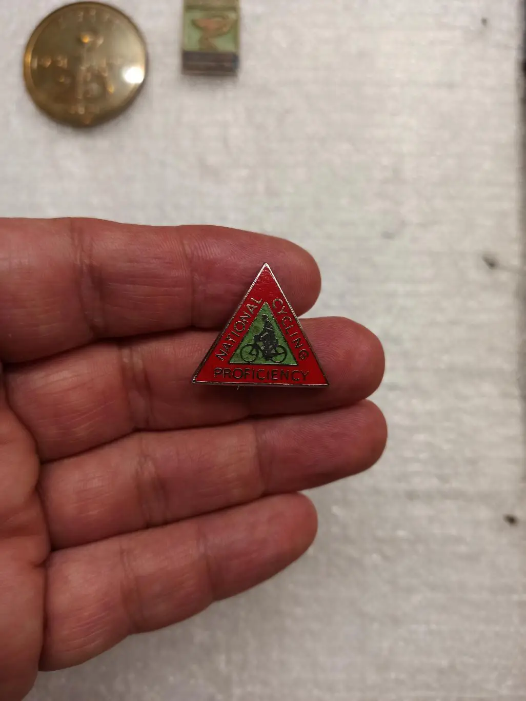 Велоспорт, Англия, National cycling proficiency, знак отличия, уровень владения 2