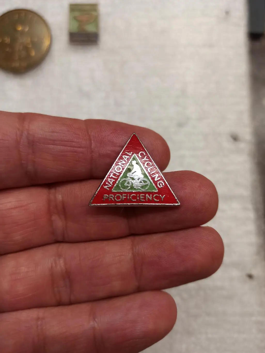 Велоспорт, Англия, National cycling proficiency, знак отличия, уровень владения 4