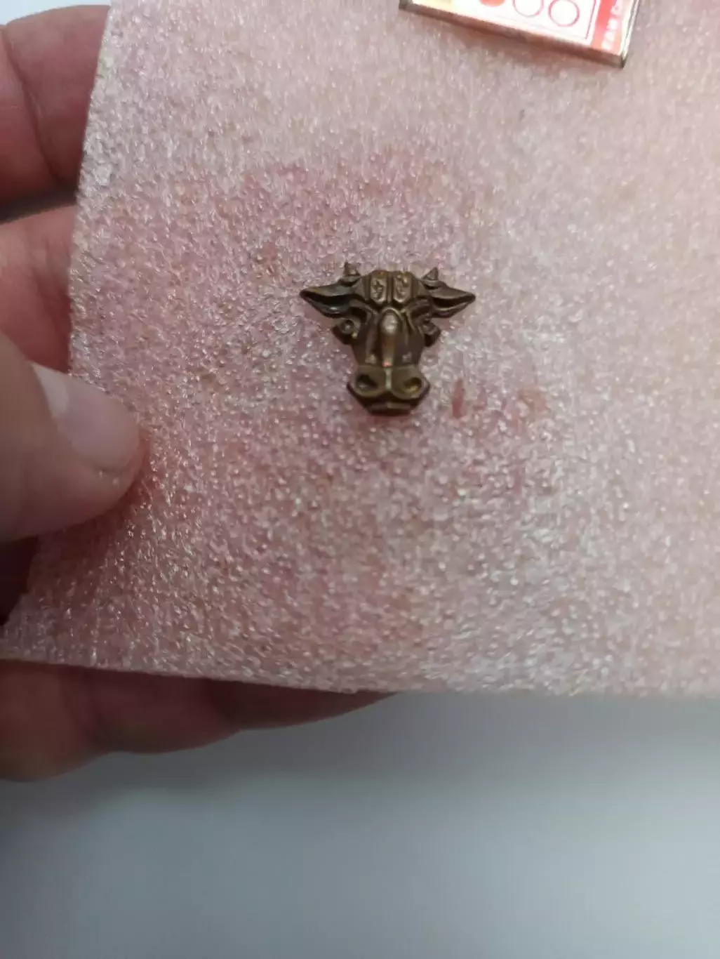 Эмблема, Бык, голова быка, Чикаго Булс?, ФК Краснодар?, Ред Булс?, тяжёлый 2