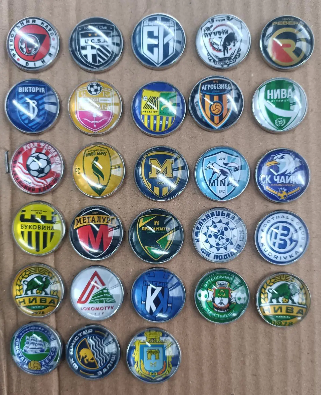 Значки українських клубів ПФЛ