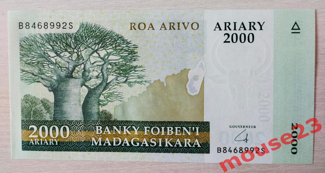 Мадагаскар Банкнота 2000 ариари 2009 год UNC ( 3 )