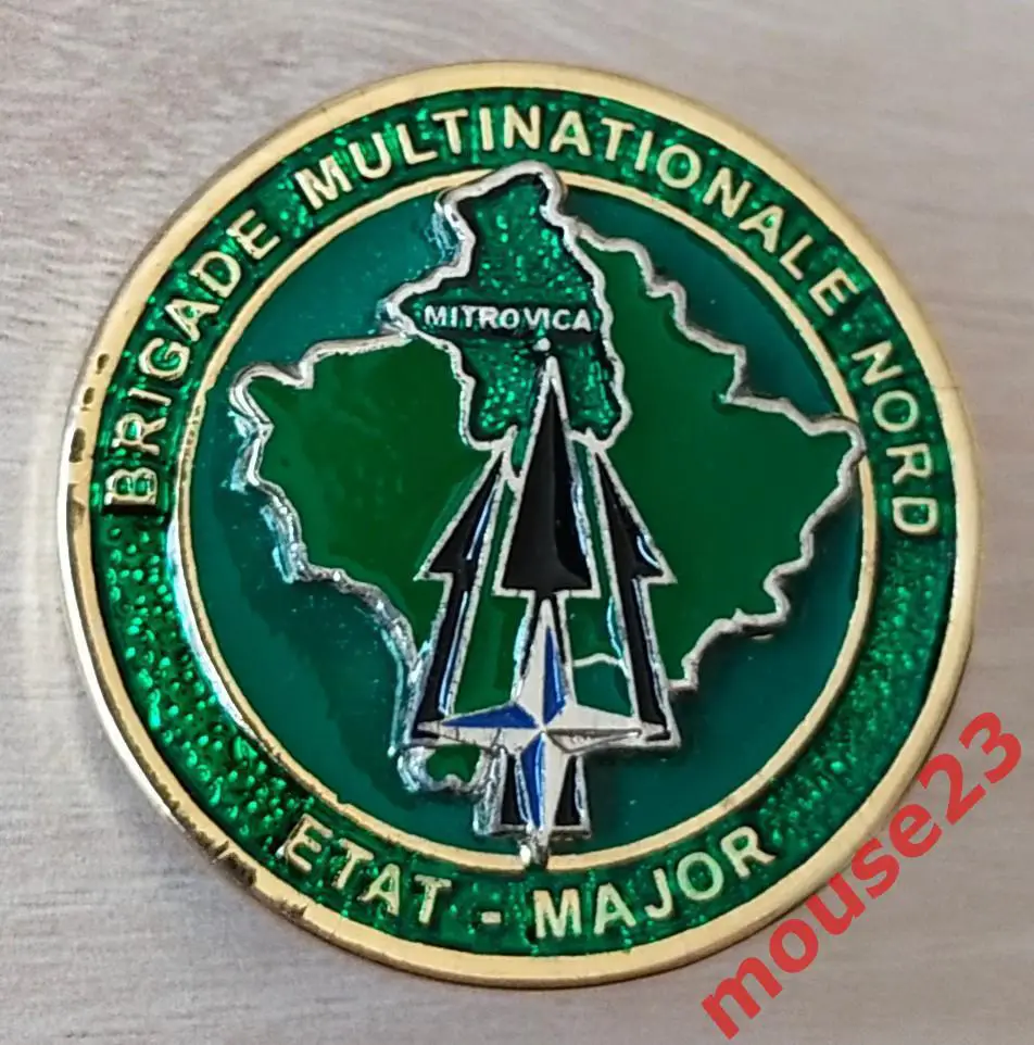 БЫВШИЙ ЗНАЧОК ШТАБ-КВАРТИРЫ МНОГОНАЦИОНАЛЬНОЙ БРИГАДЫ ИМЕНИ ФАБА ШЕЛИ 