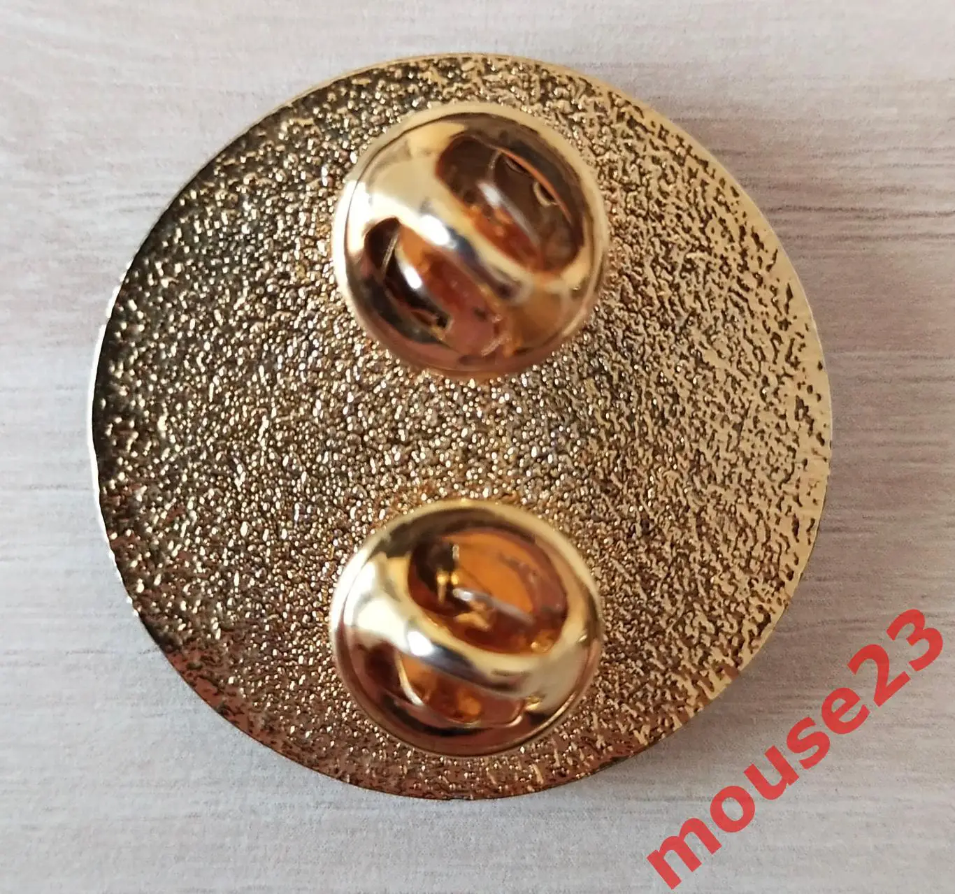 БЫВШИЙ ЗНАЧОК ШТАБ-КВАРТИРЫ МНОГОНАЦИОНАЛЬНОЙ БРИГАДЫ ИМЕНИ ФАБА ШЕЛИ1