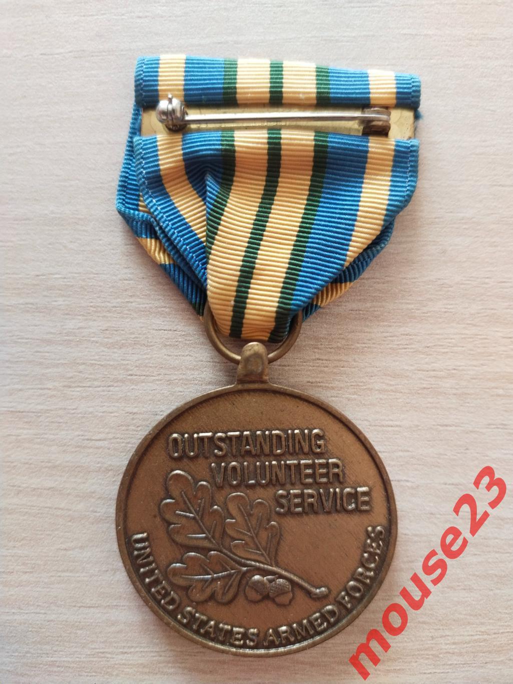 Военная медаль США за службу волонтером 1