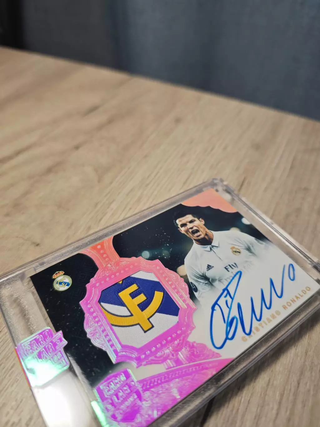 1/1 CLS Cristiano Ronaldo patch autograph Real Madrid 3