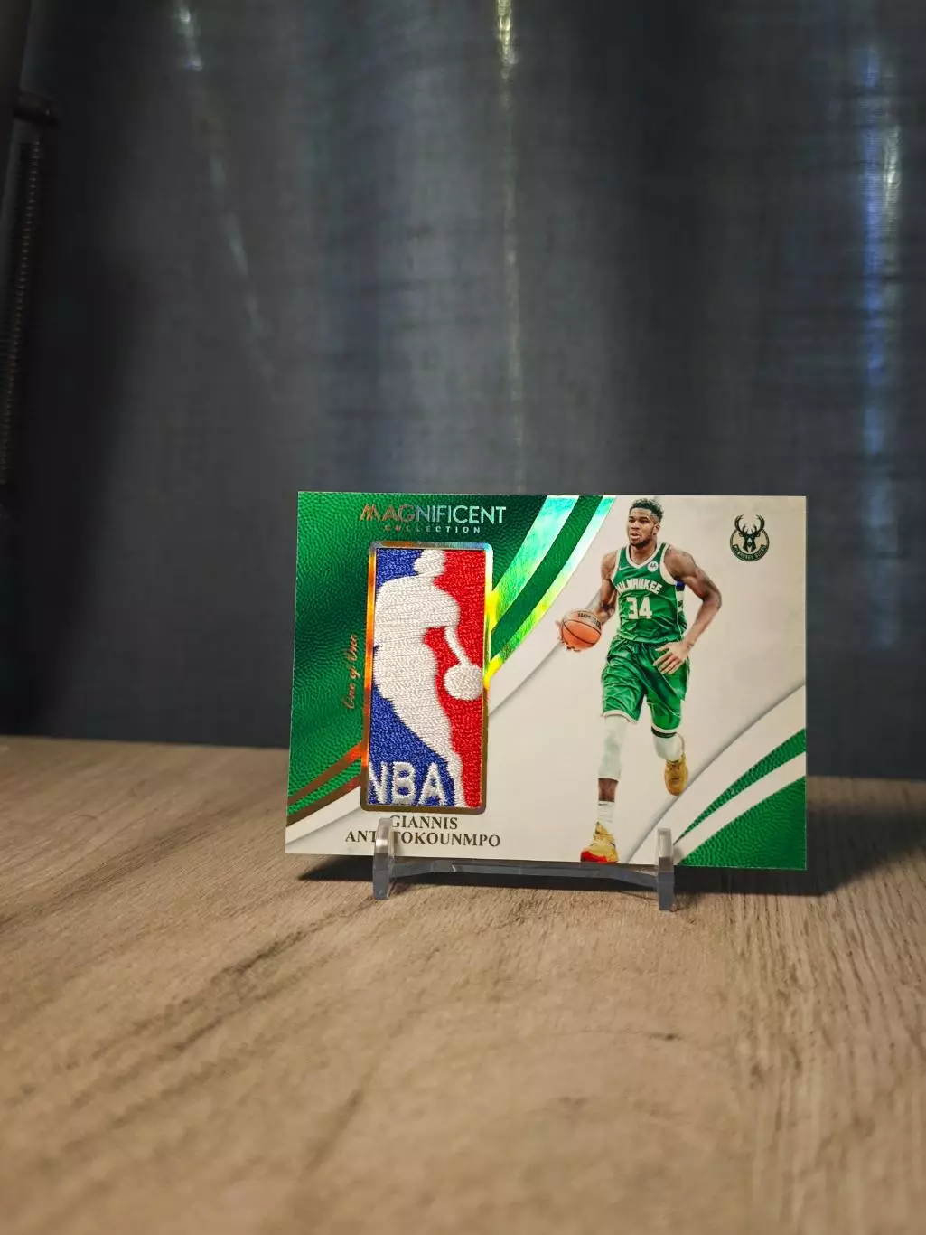 1/1 Magnificent Collection Logoman Giannis Antetokounmpo